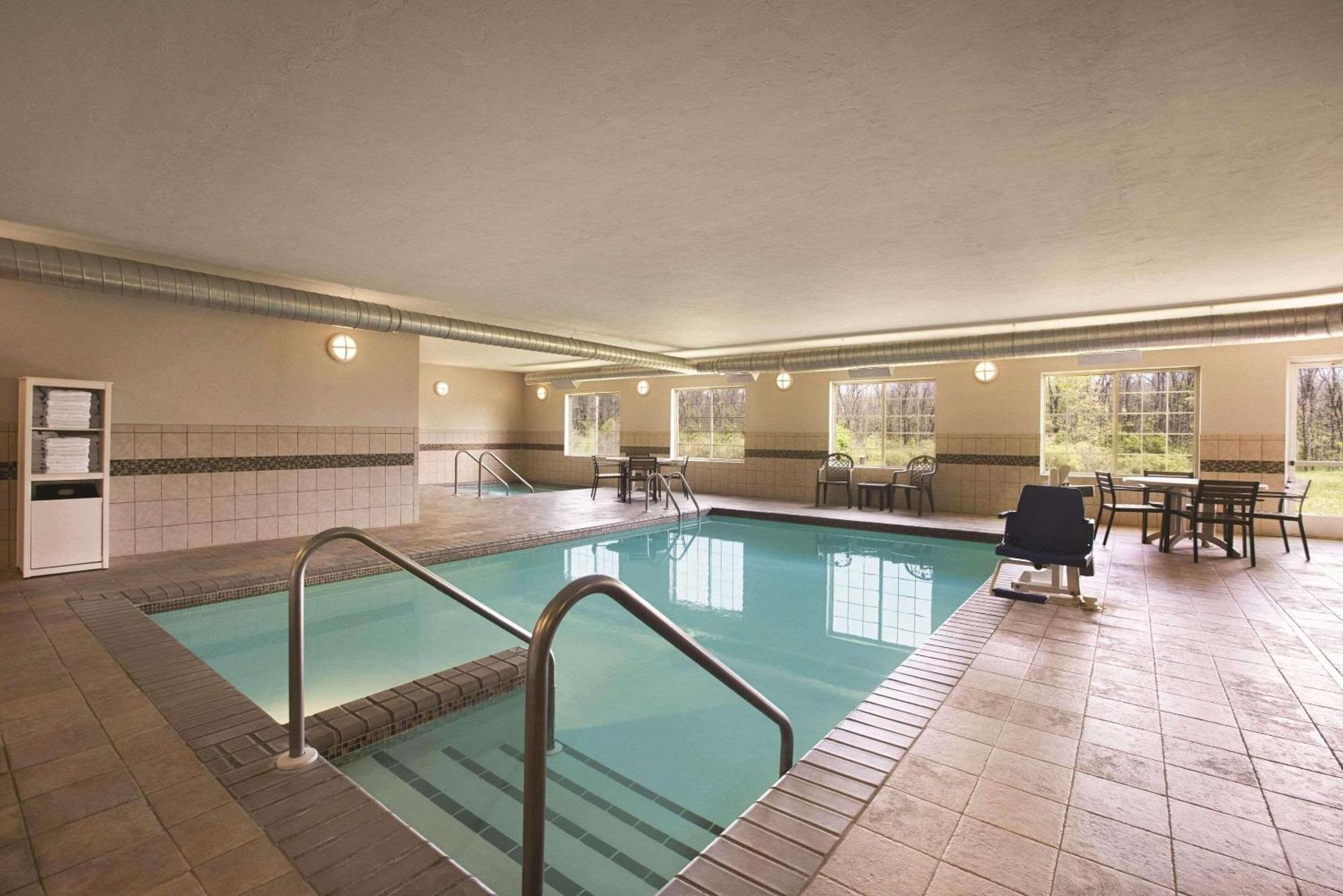 Country Inn & Suites By Radisson, Green Bay North Экстерьер фото