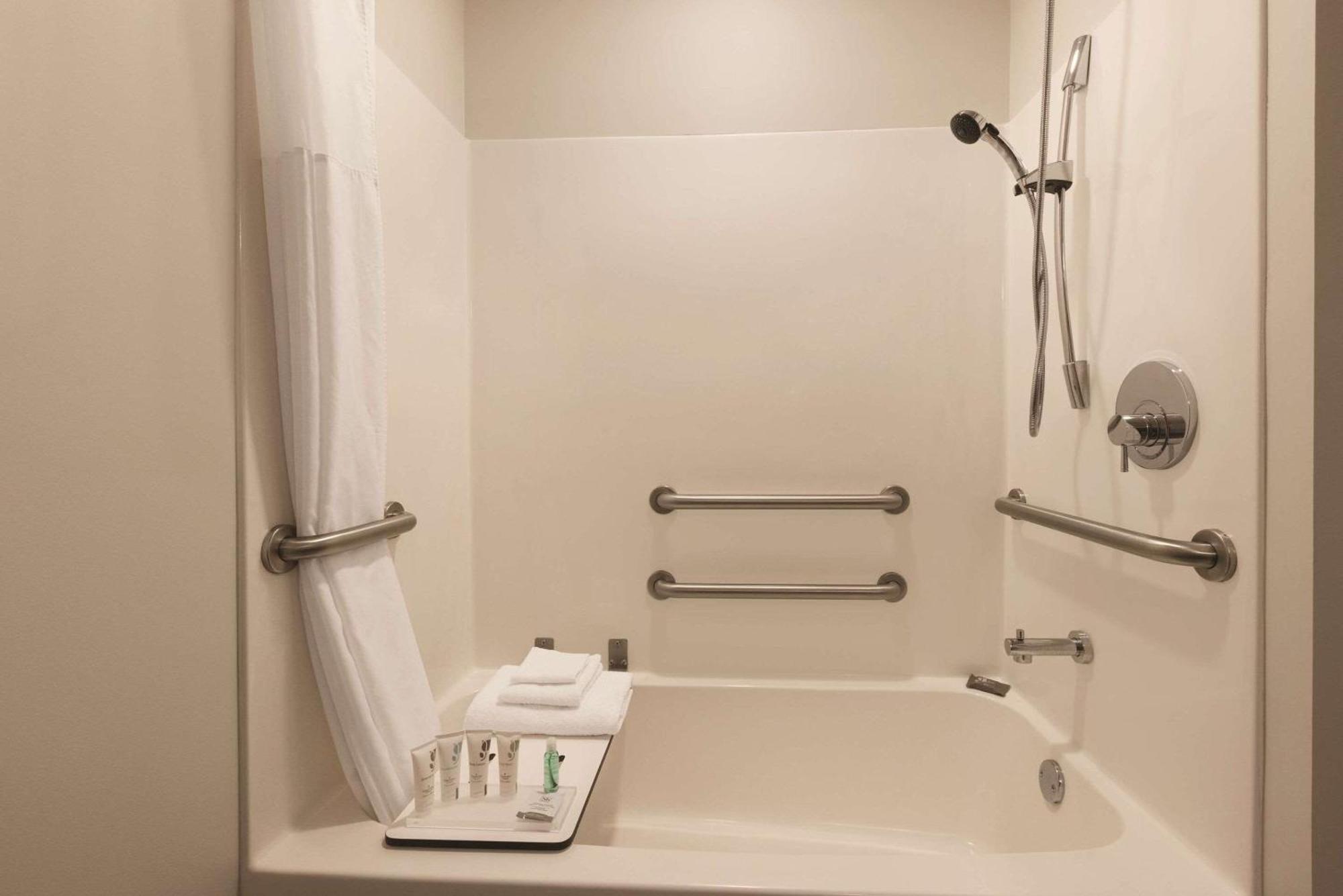 Country Inn & Suites By Radisson, Green Bay North Экстерьер фото